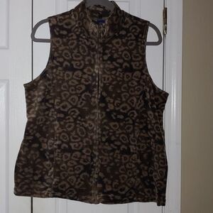 Basic Editions zip up soft animal print vest Sz L NWOT